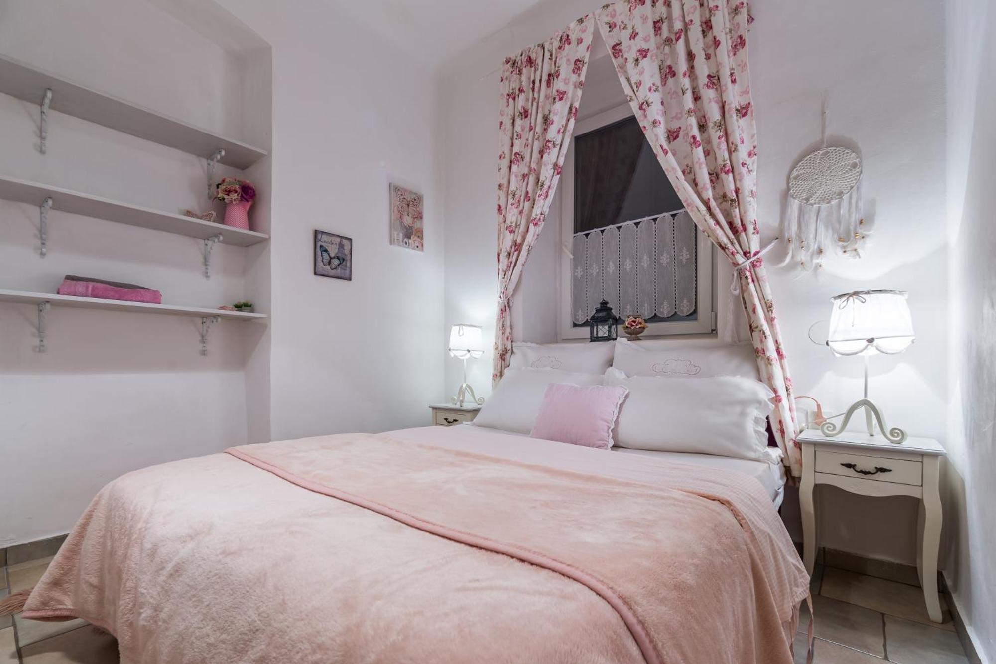 Inga With Free Private Parking Apartment