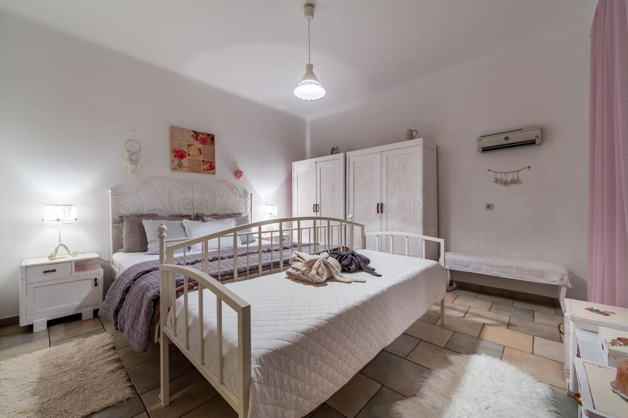 Inga With Free Private Parking Apartment