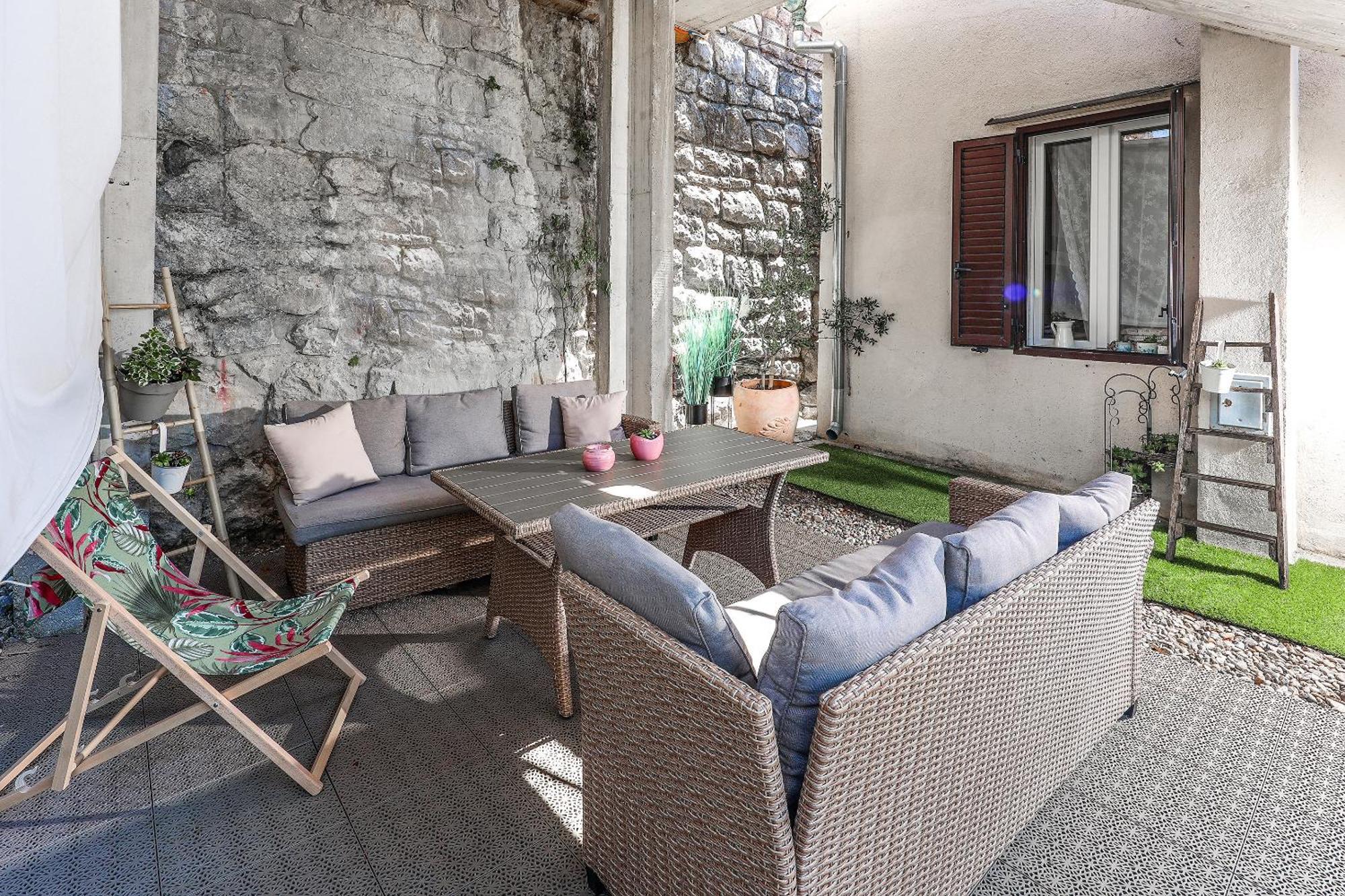 Inga With Free Private Parking Apartment *